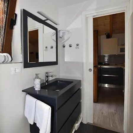 Deluxe Nono- Anex Building Apartament